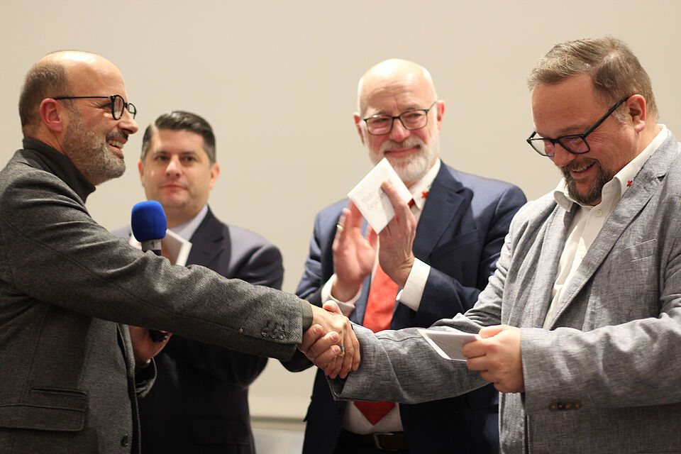 DRK-Kreisversammlung_12-2025_4 Stephan Zdrojewski wurde als Vertretung der Gemeinschaft Jugendrotkreuz verabschiedet.