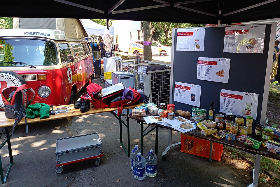 Stand des DRK Kempen beim Bevölkerungsschutztag_2 Stand des DRK Kempen beim Bevölkerungsschutztag_2